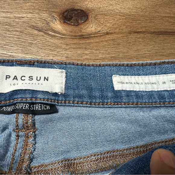 PacSun Ripped Blue Jeans with Patch - Picture 8 of 8